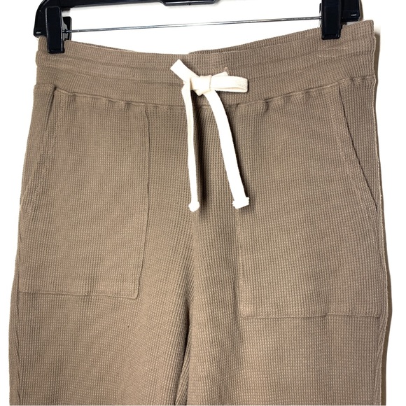 Monrow Waffle Cotton Drawstring Joggers - Picture 4 of 8